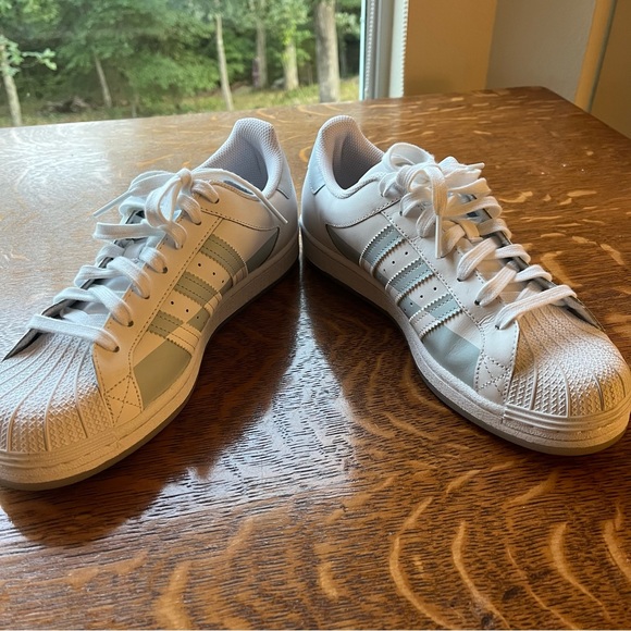 Adidas Superstar, sz 9/10.5 - Picture 5 of 6